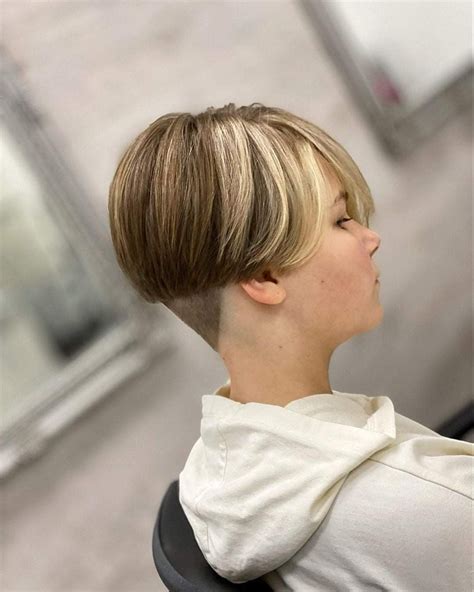 Bowl Haircut: A Timeless Style for All Hair Types